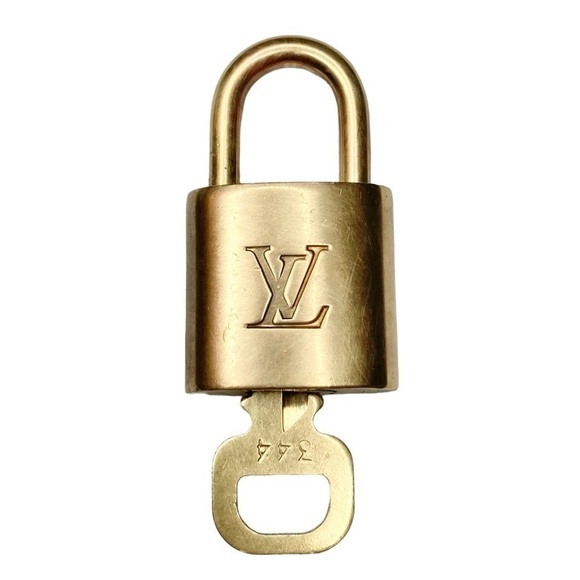 #344 Authentic Louis Vuitton Brass Lock & Key Set on a 18K Gold Plated Necklace - Picture 7 of 12